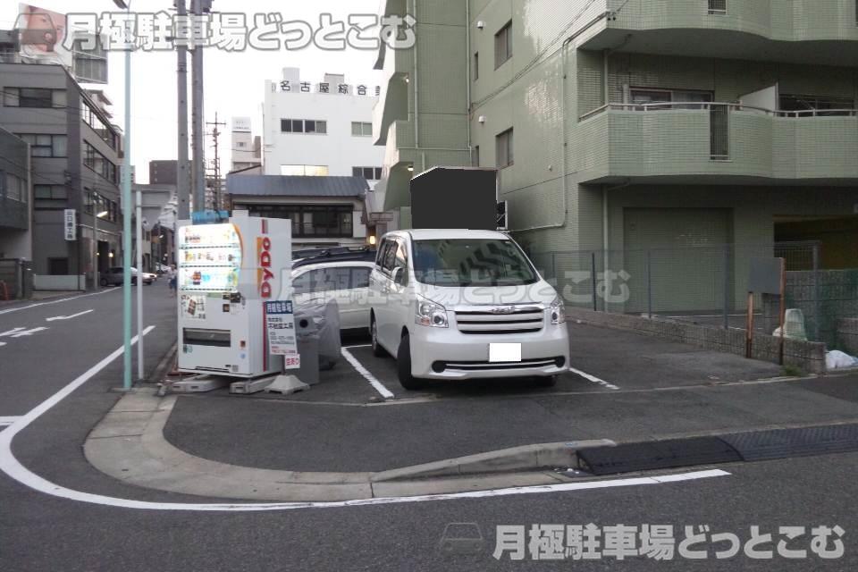 名古屋市中区千代田3-2112の月極駐車場3