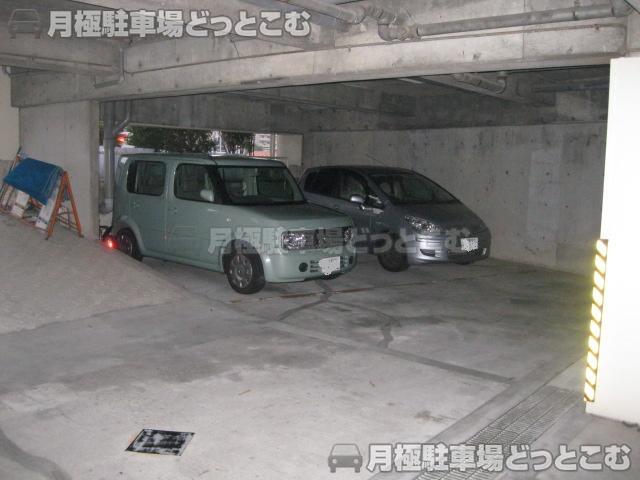 名古屋市千種区猫洞通1丁目3-2の月極駐車場2