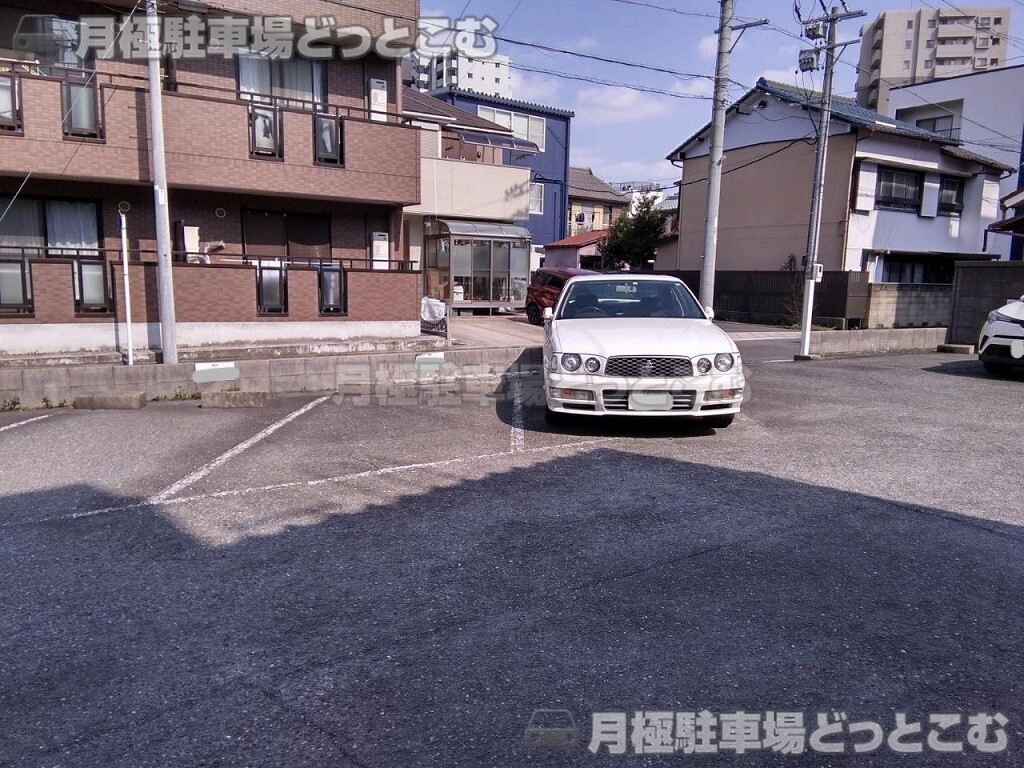 名古屋市熱田区伝馬2丁目1901の月極駐車場3