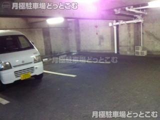 名古屋市東区代官町15-3の月極駐車場2