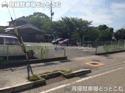 名古屋市名東区香流3丁目502の月極駐車場2