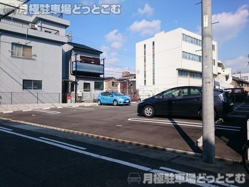 名古屋市昭和区鶴舞3丁目1416、1417の月極駐車場3