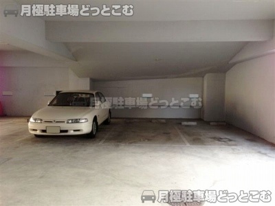 名古屋市昭和区広見町5-61の月極駐車場2