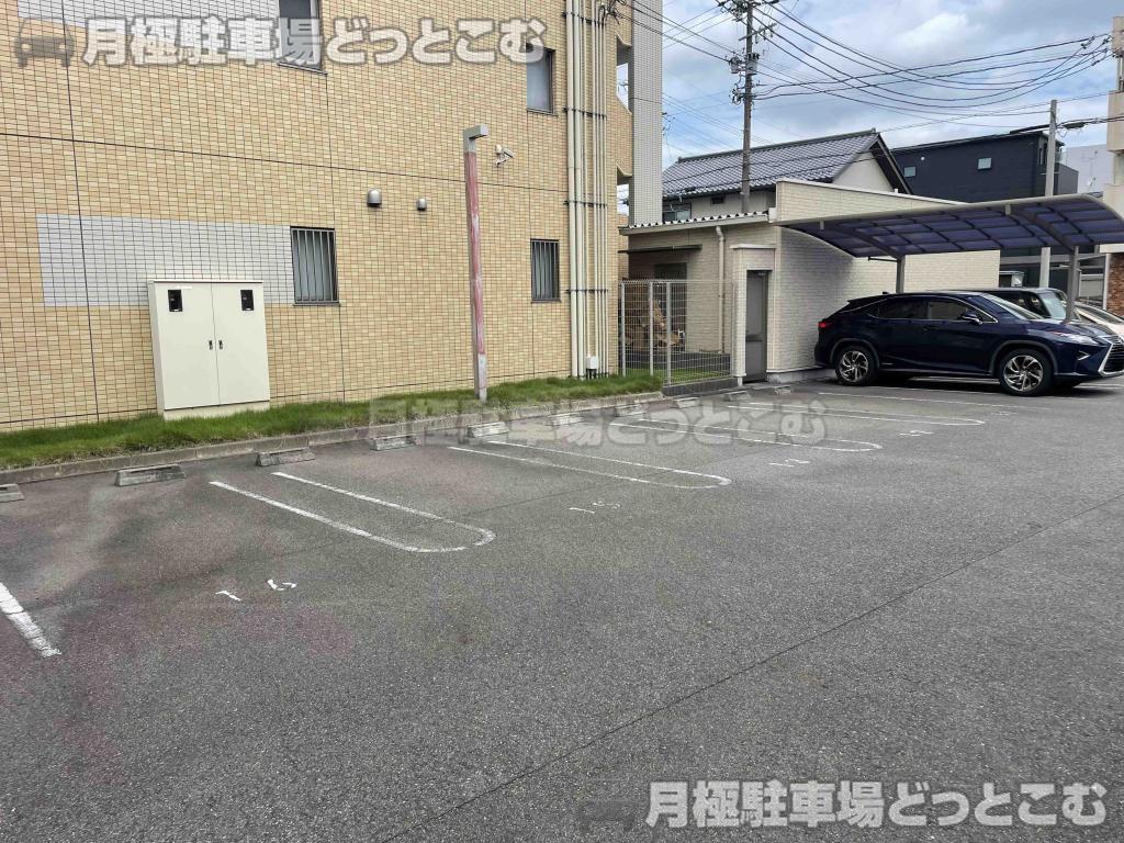 名古屋市中村区豊幡町79番地の月極駐車場5