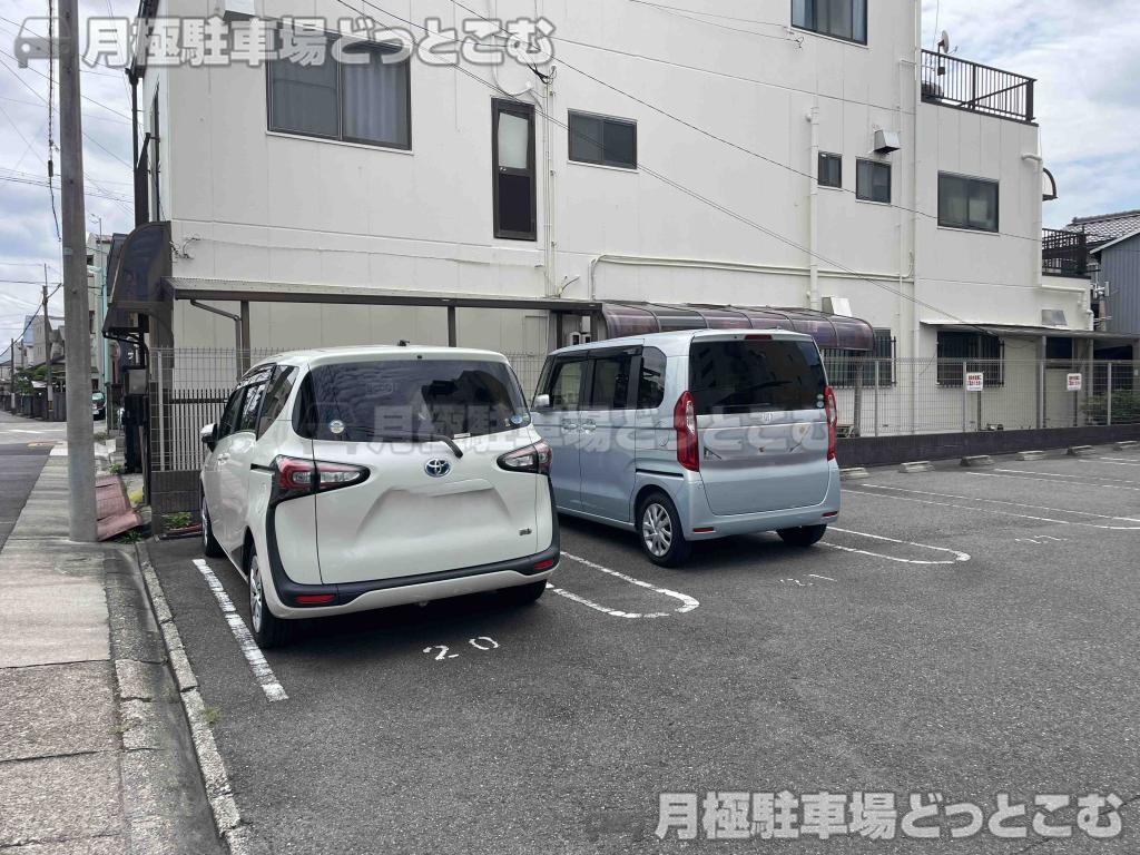 名古屋市中村区豊幡町79番地の月極駐車場3