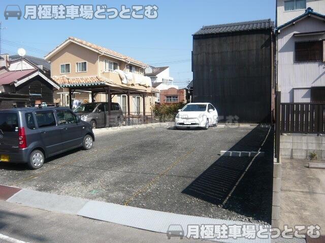一宮市大宮3丁目11-14の月極駐車場3
