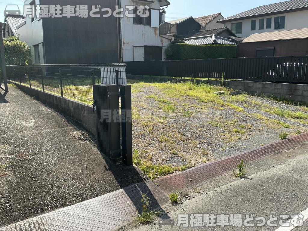 一宮市大宮3丁目11-14の月極駐車場4
