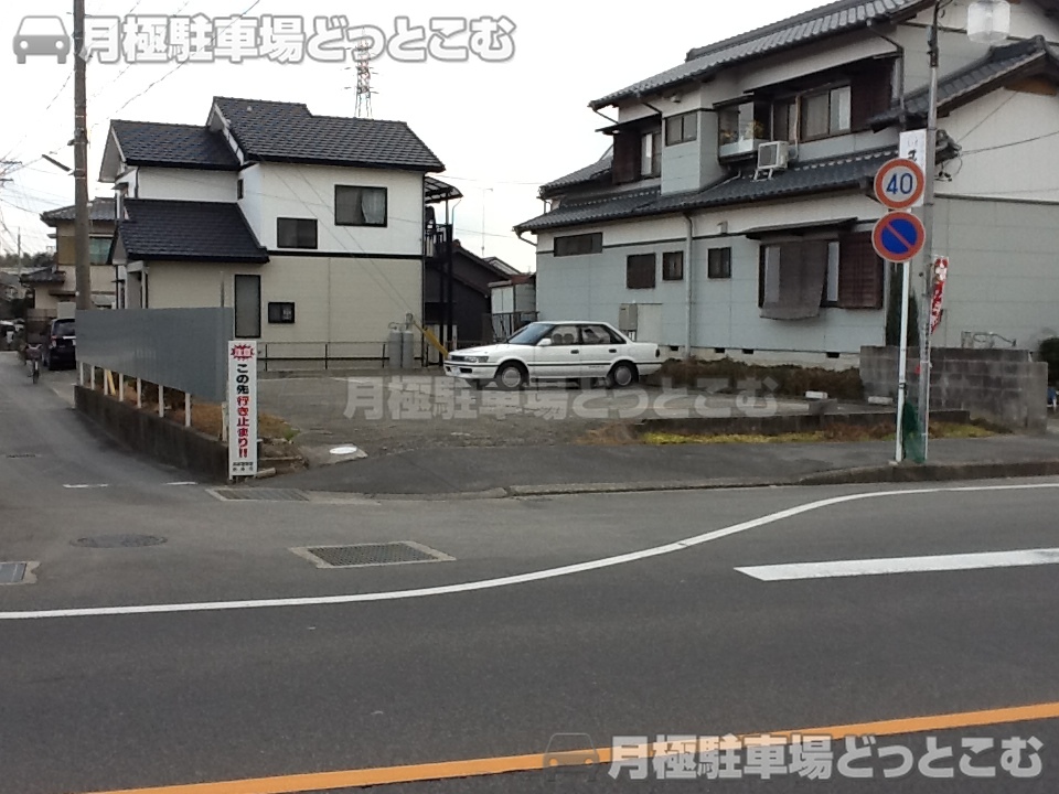 岡崎市東蔵前1丁目1-1の月極駐車場2