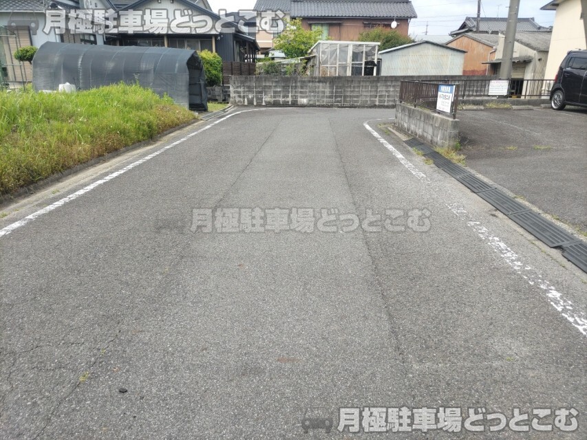 岡崎市東蔵前1丁目5-1の月極駐車場9