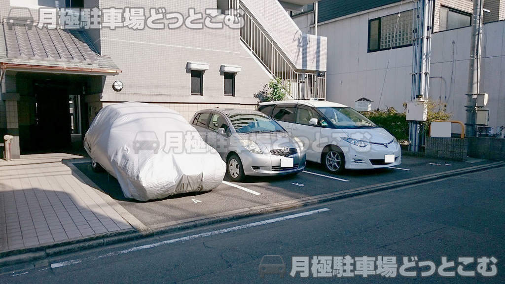 名古屋市西区那古野1丁目3702,3703の月極駐車場3