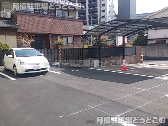 名古屋市中区松原1-12-20の月極駐車場3