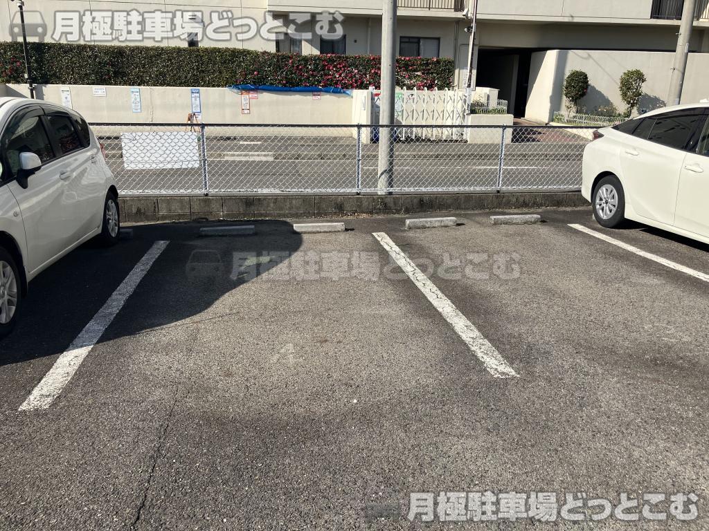 名古屋市西区鳥見町3丁目21の月極駐車場4