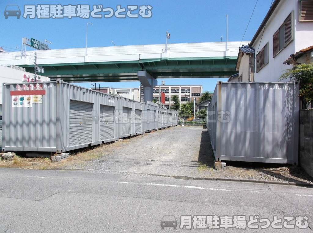 名古屋市北区萩野通2-1019の月極駐車場1