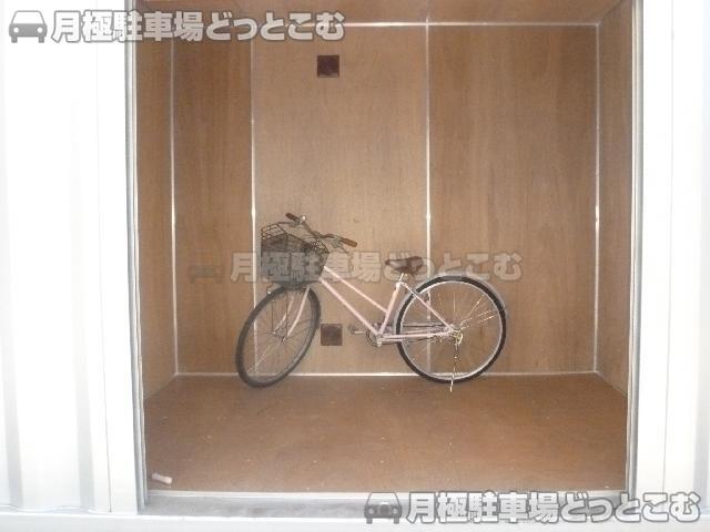 尾張旭市庄中町1丁目6-18の月極駐車場3
