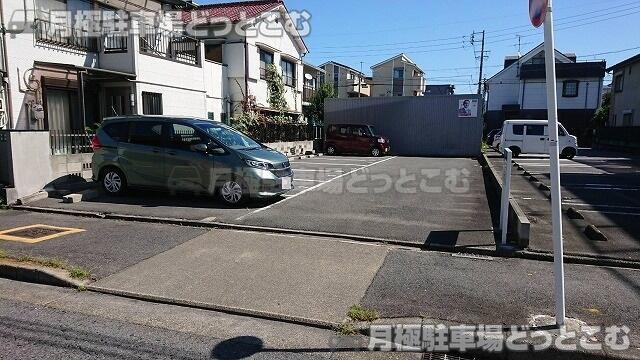 名古屋市北区紅雲町48-4の月極駐車場1