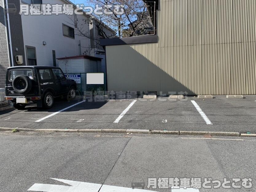 名古屋市中村区名楽町2丁目21-2,21-3の月極駐車場3