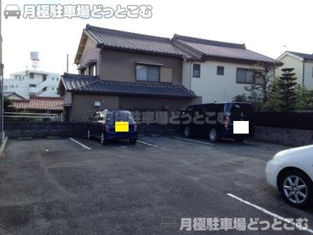 名古屋市名東区引山2丁目1106の月極駐車場3