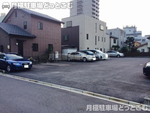 名古屋市東区筒井2丁目1118の月極駐車場1