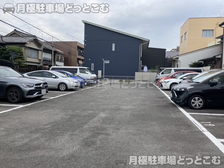 名古屋市西区浄心2丁目813番の月極駐車場3