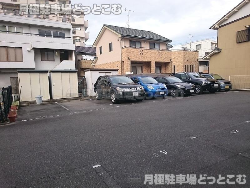 名古屋市瑞穂区中山町2丁目2-4の月極駐車場2