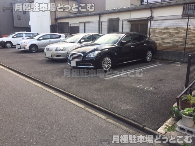 名古屋市西区那古野1丁目1601の月極駐車場2