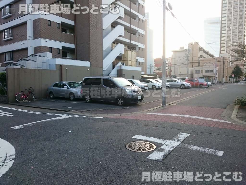 名古屋市西区那古野2丁目2501の月極駐車場1