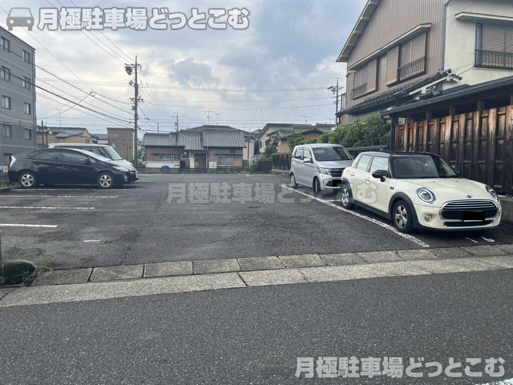 名古屋市名東区引山1丁目1309の月極駐車場3