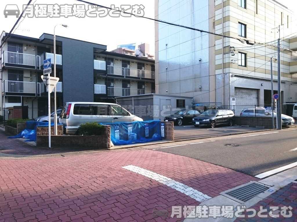 名古屋市西区菊井2-801,802の月極駐車場1