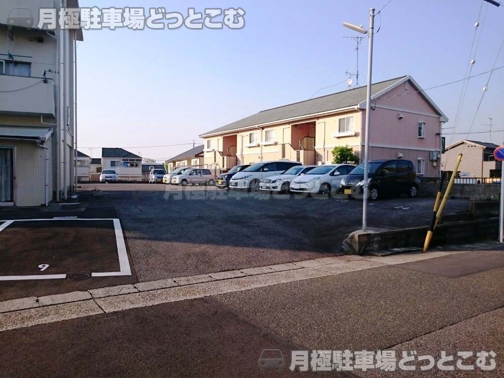 名古屋市名東区赤松台125の月極駐車場2
