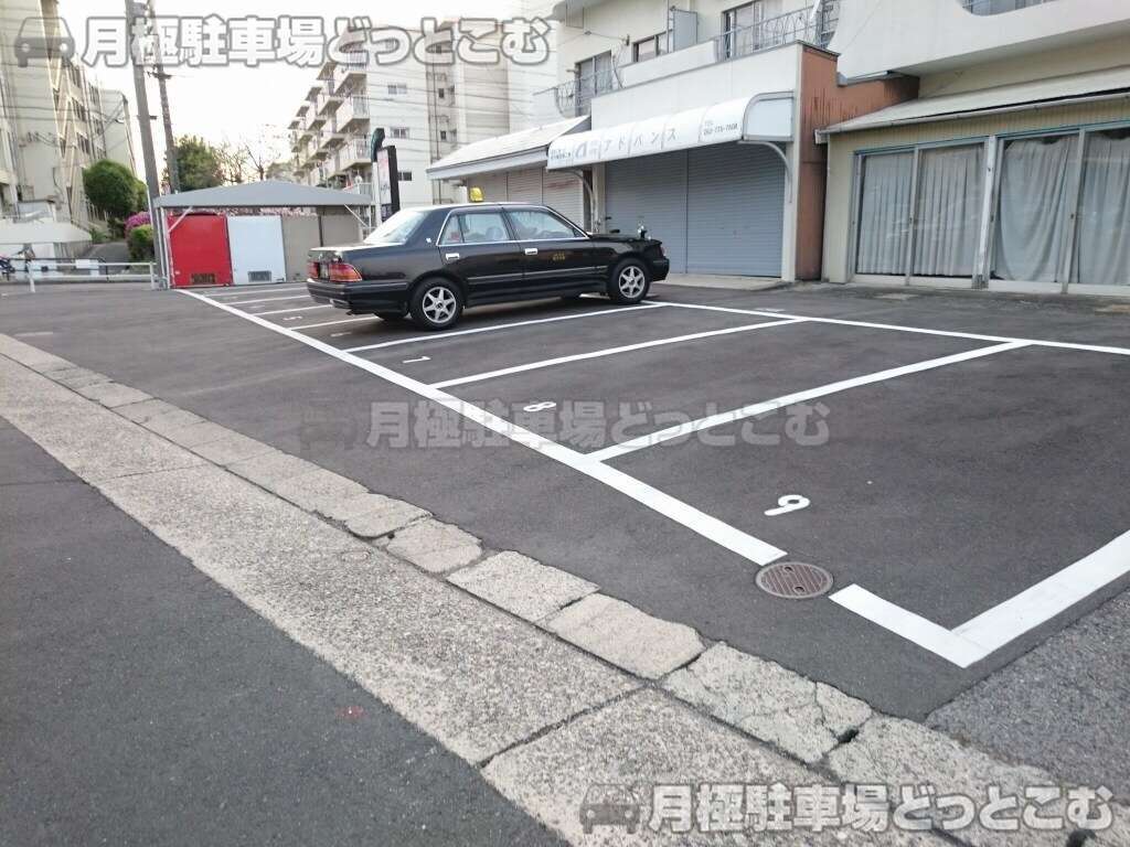 名古屋市名東区赤松台125の月極駐車場3