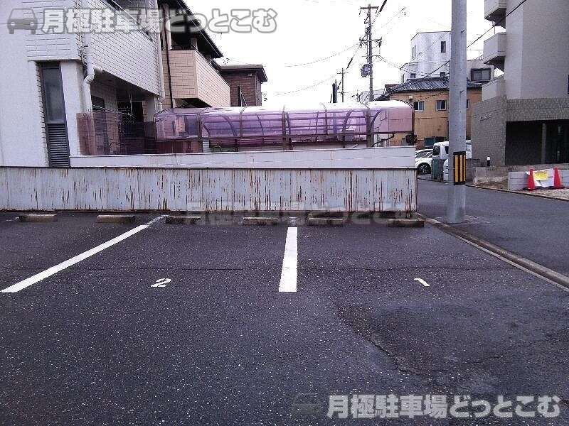 名古屋市昭和区川名町4-30の月極駐車場3