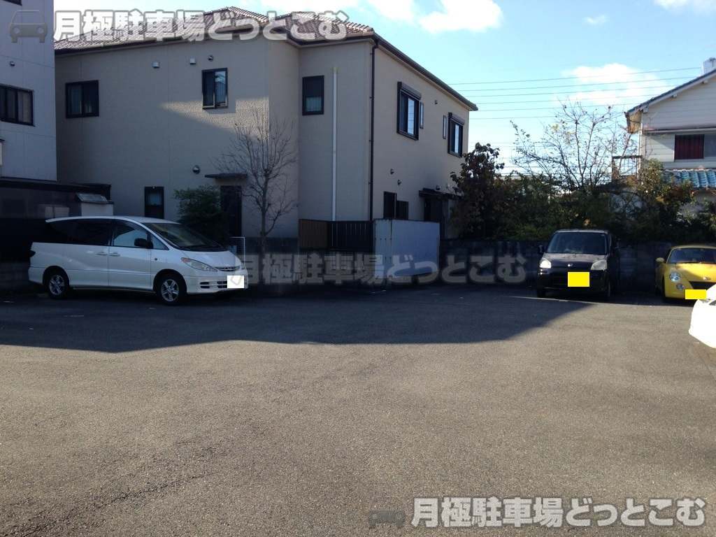 名古屋市昭和区広路本町5-23、23-3の月極駐車場1