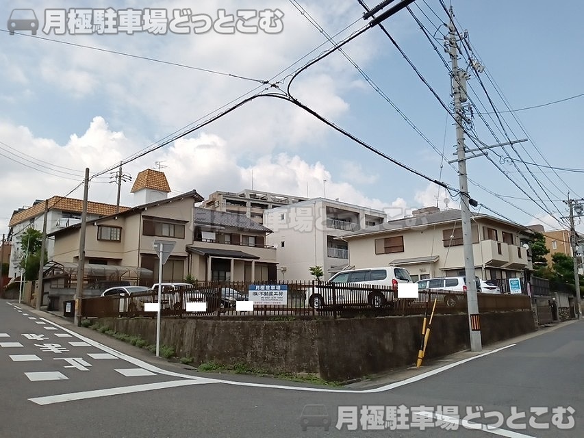 名古屋市千種区向陽町2-43-1,44-1の月極駐車場3