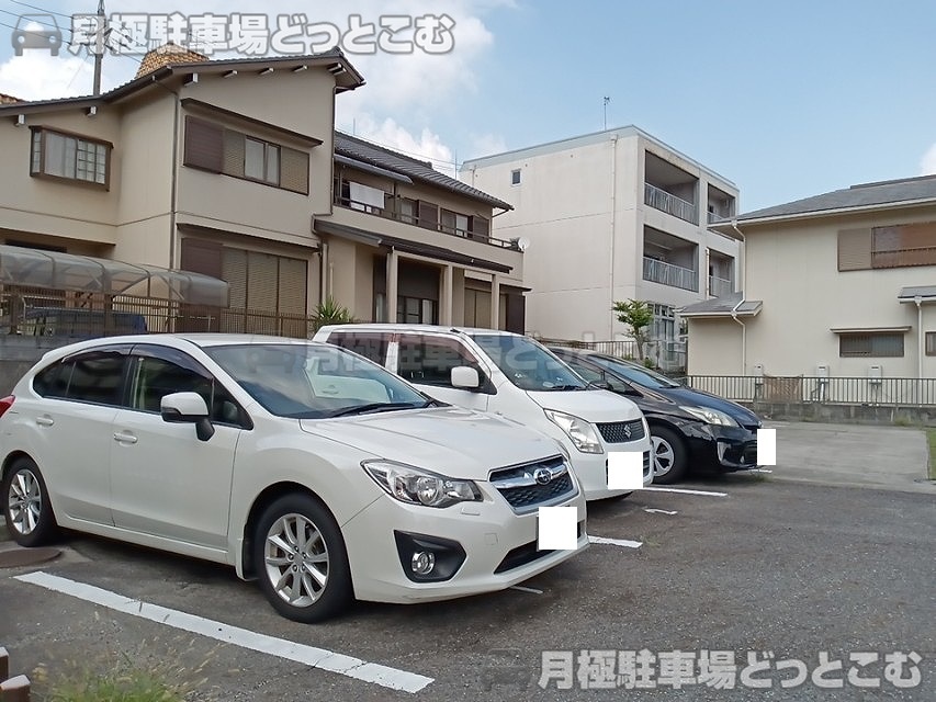 名古屋市千種区向陽町2-43-1,44-1の月極駐車場4