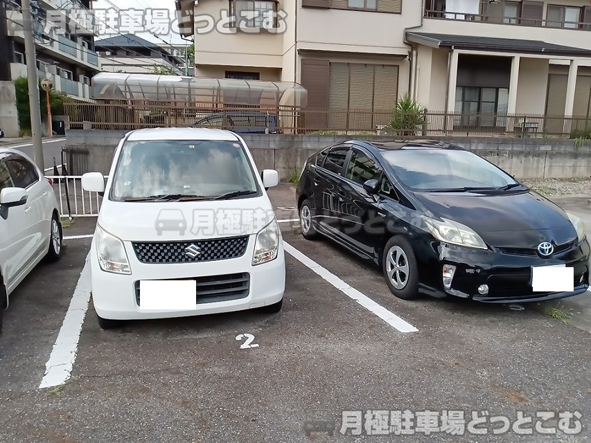 名古屋市千種区向陽町2-43-1,44-1の月極駐車場6