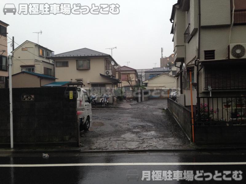大田区西六郷2-51-14の月極駐車場2