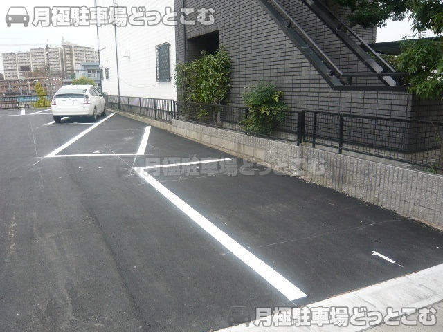 名古屋市名東区代万町2丁目4の月極駐車場2