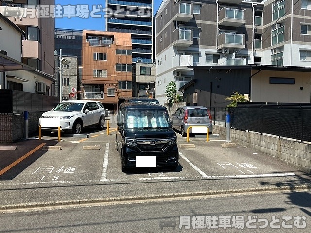 名古屋市中区新栄3丁目903,911の月極駐車場2