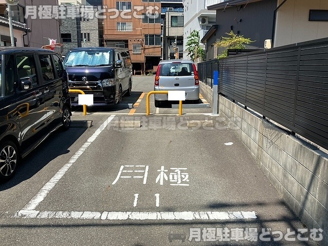 名古屋市中区新栄3丁目903,911の月極駐車場3