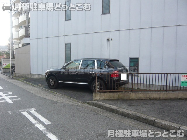 名古屋市中区新栄2丁目2901-2、2901-3の月極駐車場3