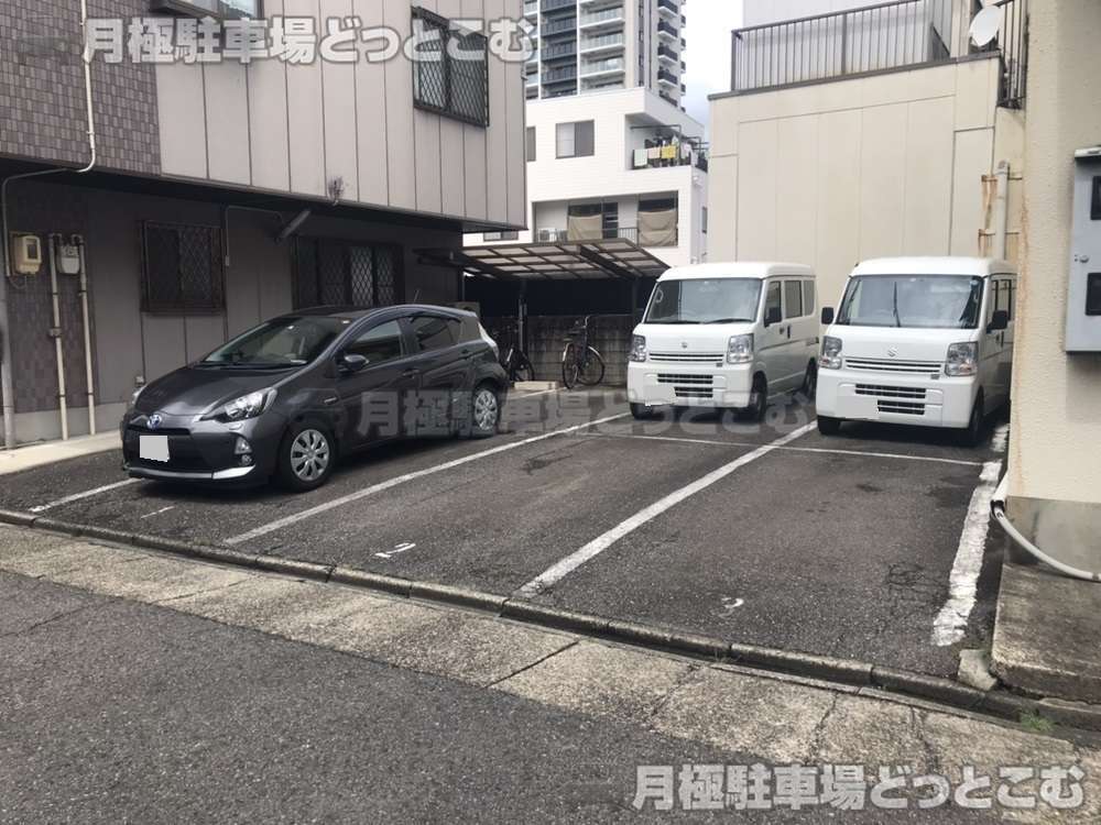 名古屋市西区幅下2丁目711番の月極駐車場3