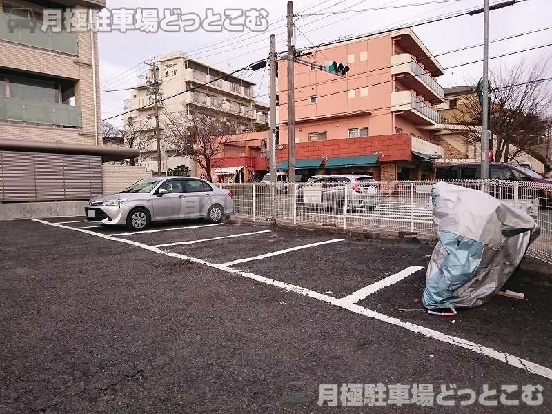名古屋市千種区池上町1丁目5-7の月極駐車場2