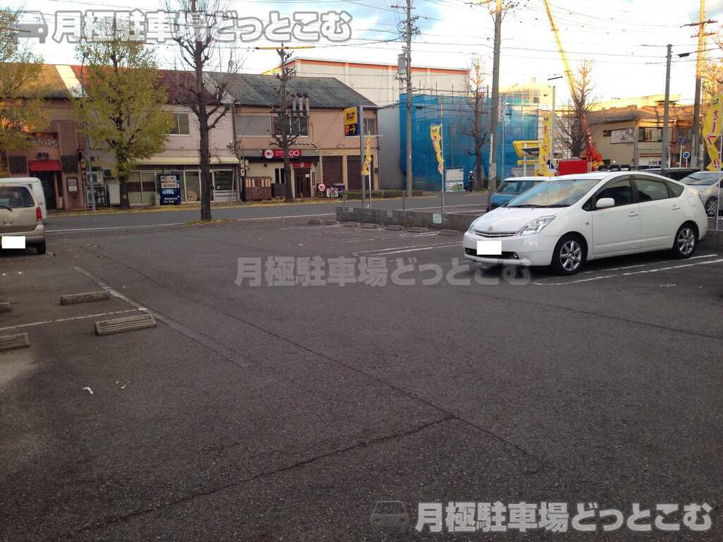 名古屋市中川区露橋1丁目2412の月極駐車場3