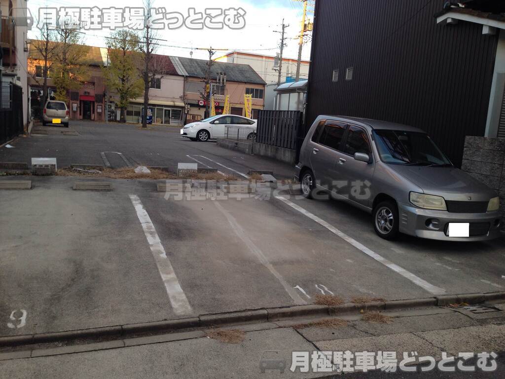 名古屋市中川区露橋1丁目2412の月極駐車場3