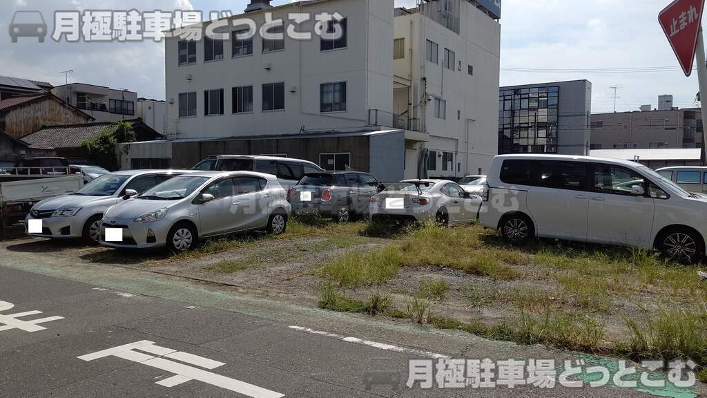 名古屋市中川区前並町4の月極駐車場2