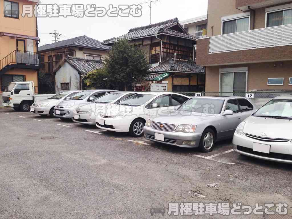 名古屋市千種区若水3丁目2304-2の月極駐車場3