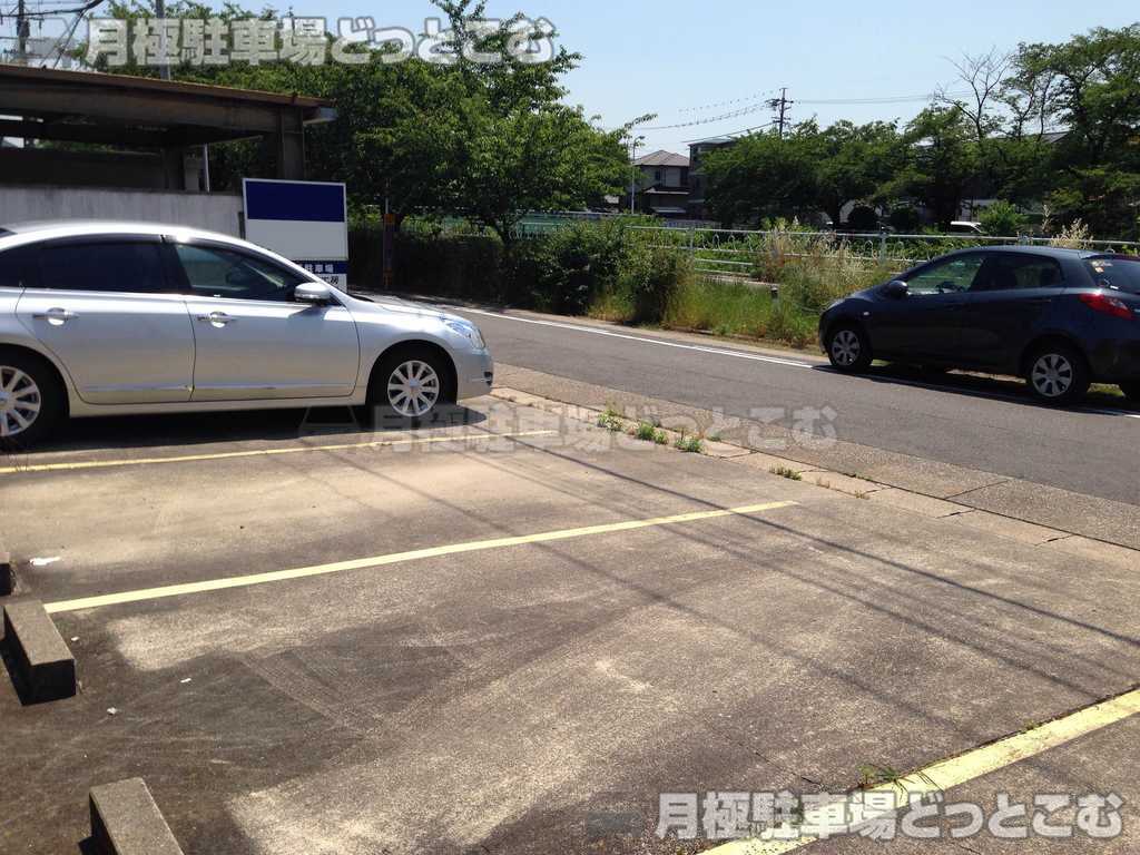 名古屋市名東区香坂1814の月極駐車場3