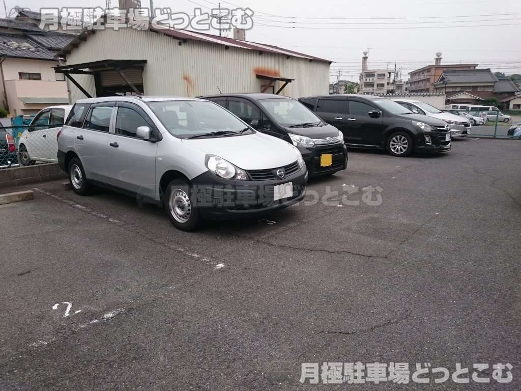 名古屋市名東区高針台1丁目203-4の月極駐車場3