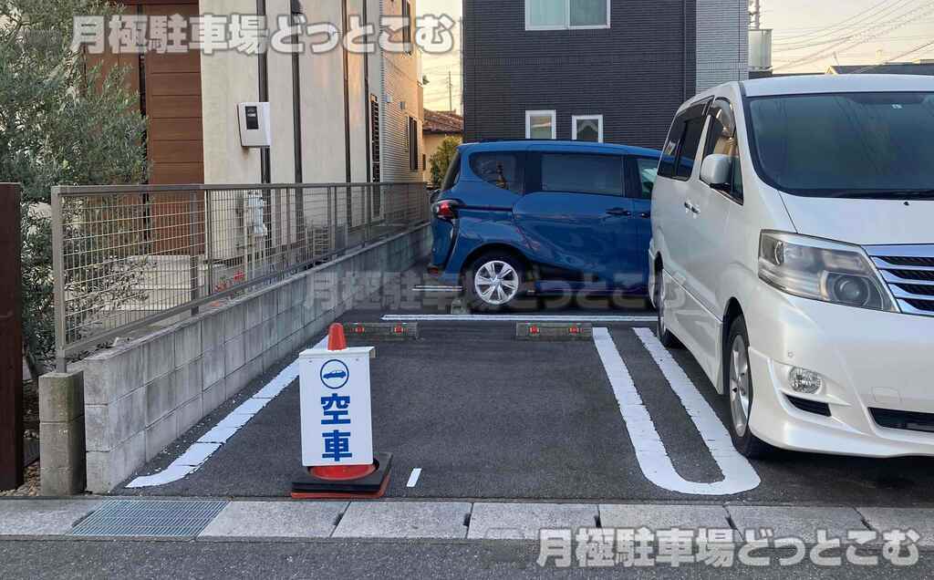 半田市大池町4丁目18-1の月極駐車場3