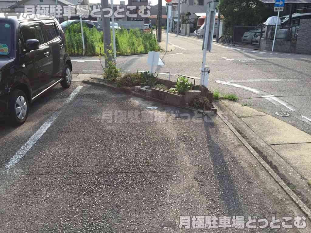 名古屋市北区柳原3丁目1104の月極駐車場3